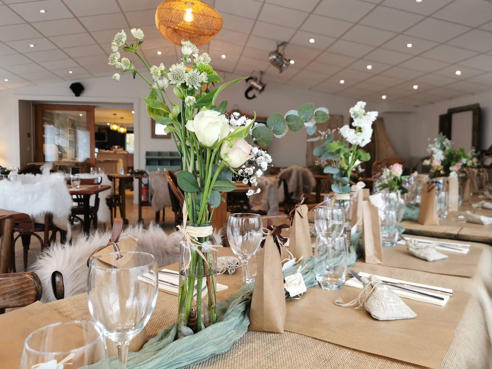 Bar restaurant à Montagny-Les-Lanches